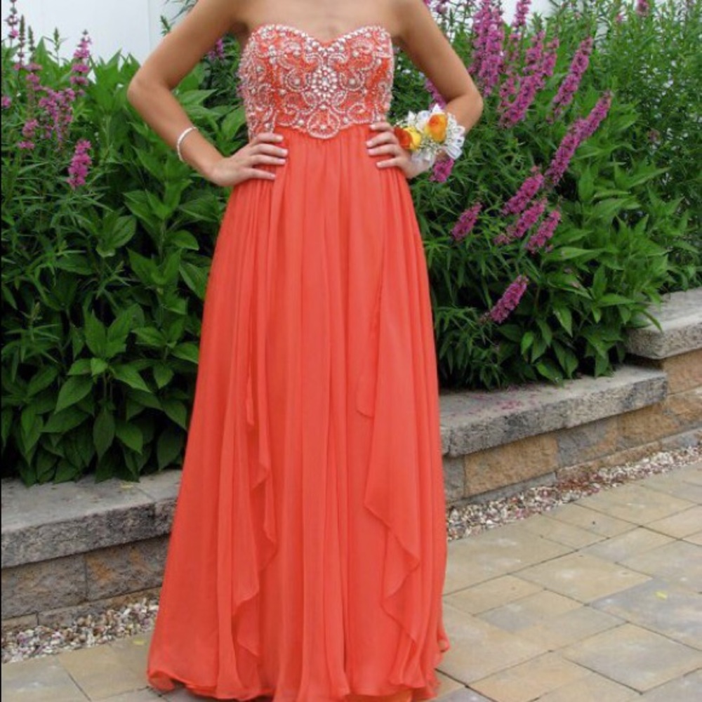 Sherri Hill prom gown